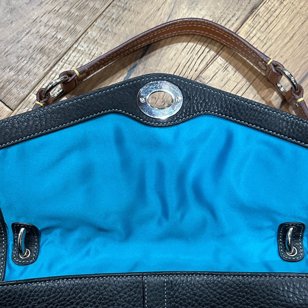 Coach Vintage Black and Tan Chelsea Shoulder Bag - Picture 6 of 11